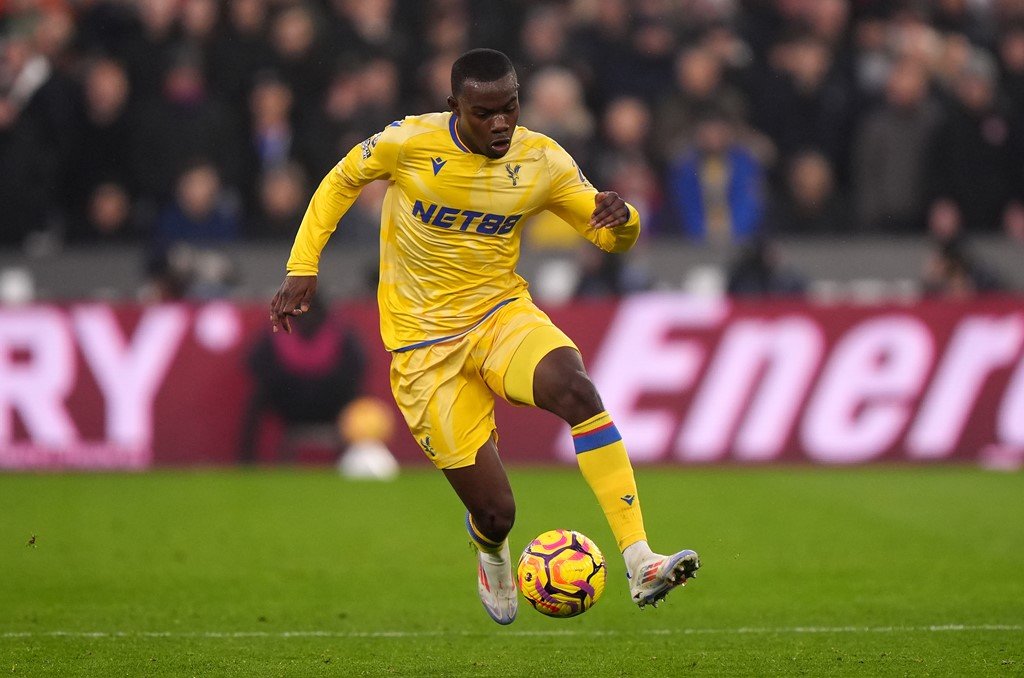 Manchester United Surprises Fans with Bold Move for Tyrick Mitchell Amid Left Wing-Back Crisis