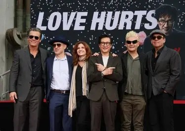 ‘Goonies’ Cast Reunites to Honor Ke Huy Quan