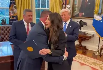 Sean Curran Sworn In as New US Secret Service Director in Oval Office Ceremony