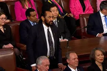 Democratic Lawmaker Al Green Removed from House Chamber for Disrupting Trump’s Congressional Address